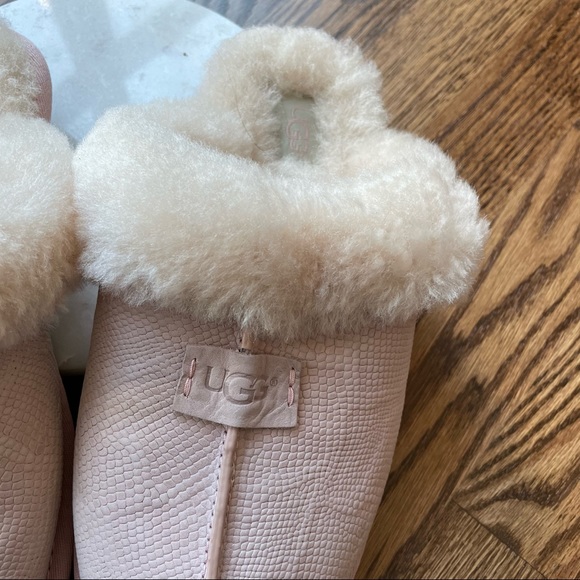 UGG Scuffette II Snake Embossed Shearling Slippers Quartz Pink NEW SOLD OUT Sz 8 - Picture 5 of 11